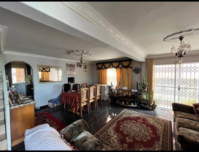 3 BEDROOM HOUSE FOR SALE IN GROVE END